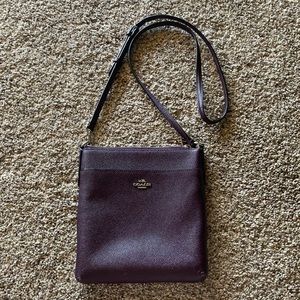 Crossbody purple Coach purse